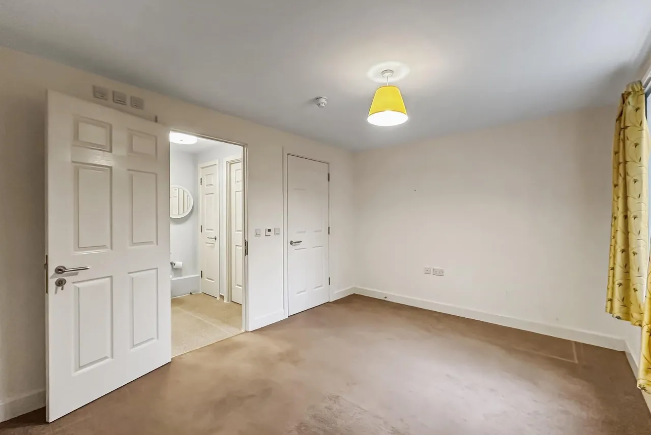 Tulip Drive, Timperley, Cheshire WA15 6LP, photo 9
