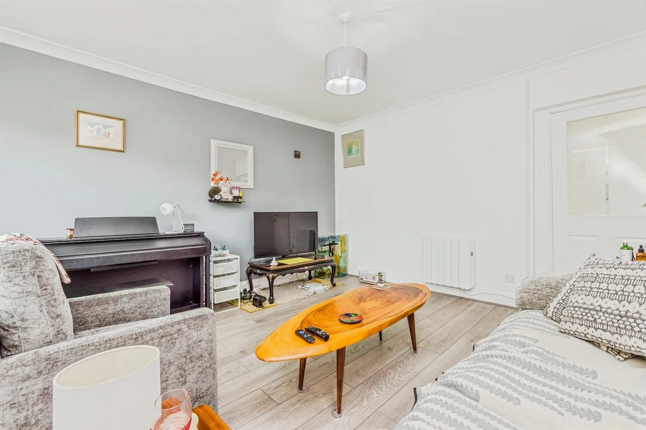 Wentloog Close, Rumney, Cardiff, photo 4