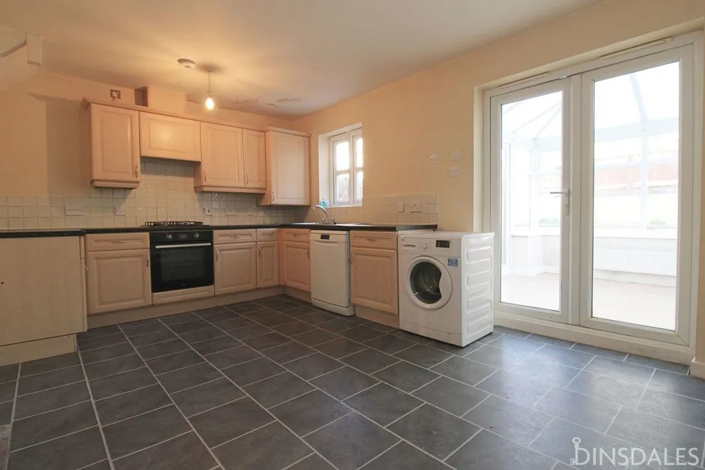 Brindle Close Allerton, Bradford BD15 7UB, photo 2