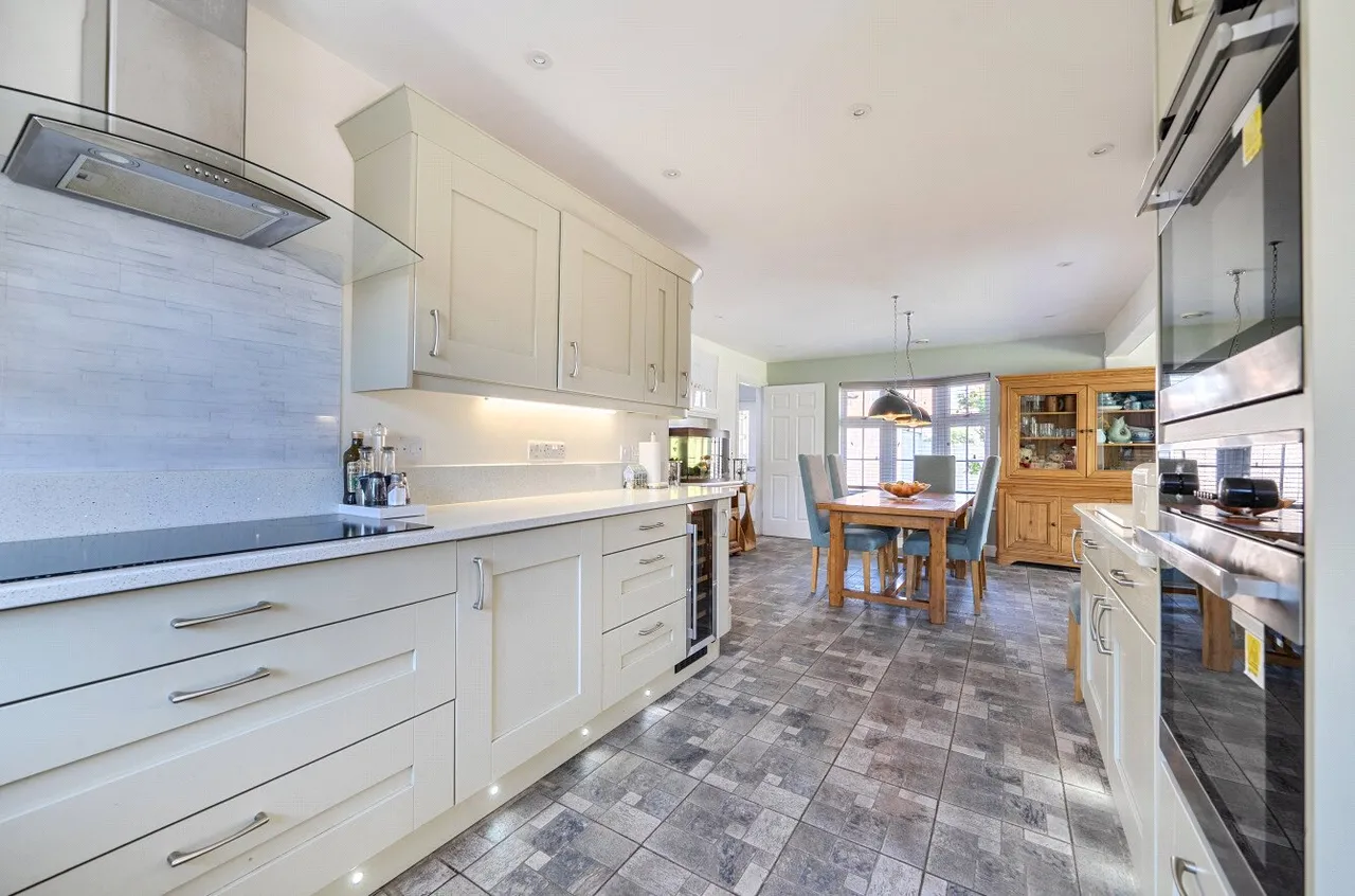 Greenway Crescent, Taunton, TA2, photo 6