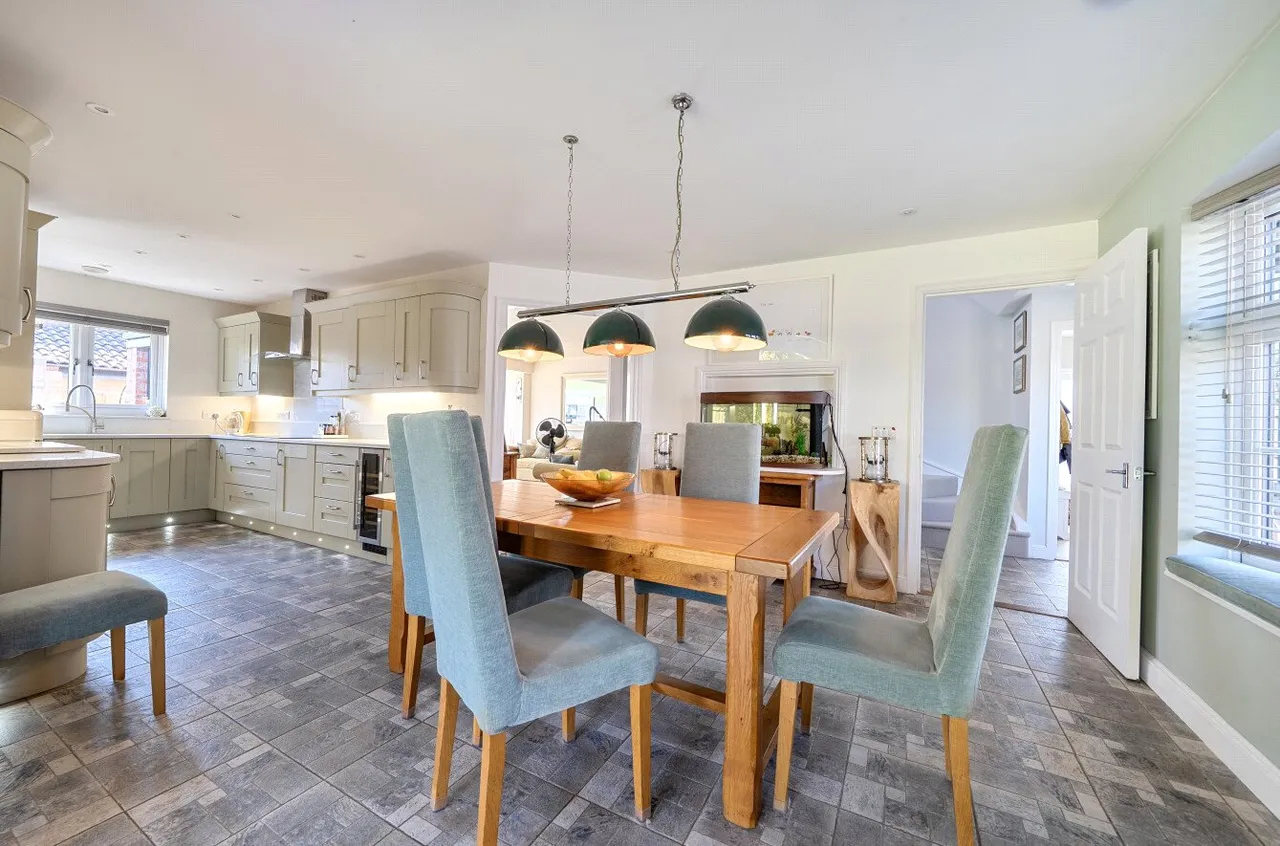 Greenway Crescent, Taunton, TA2, photo 4