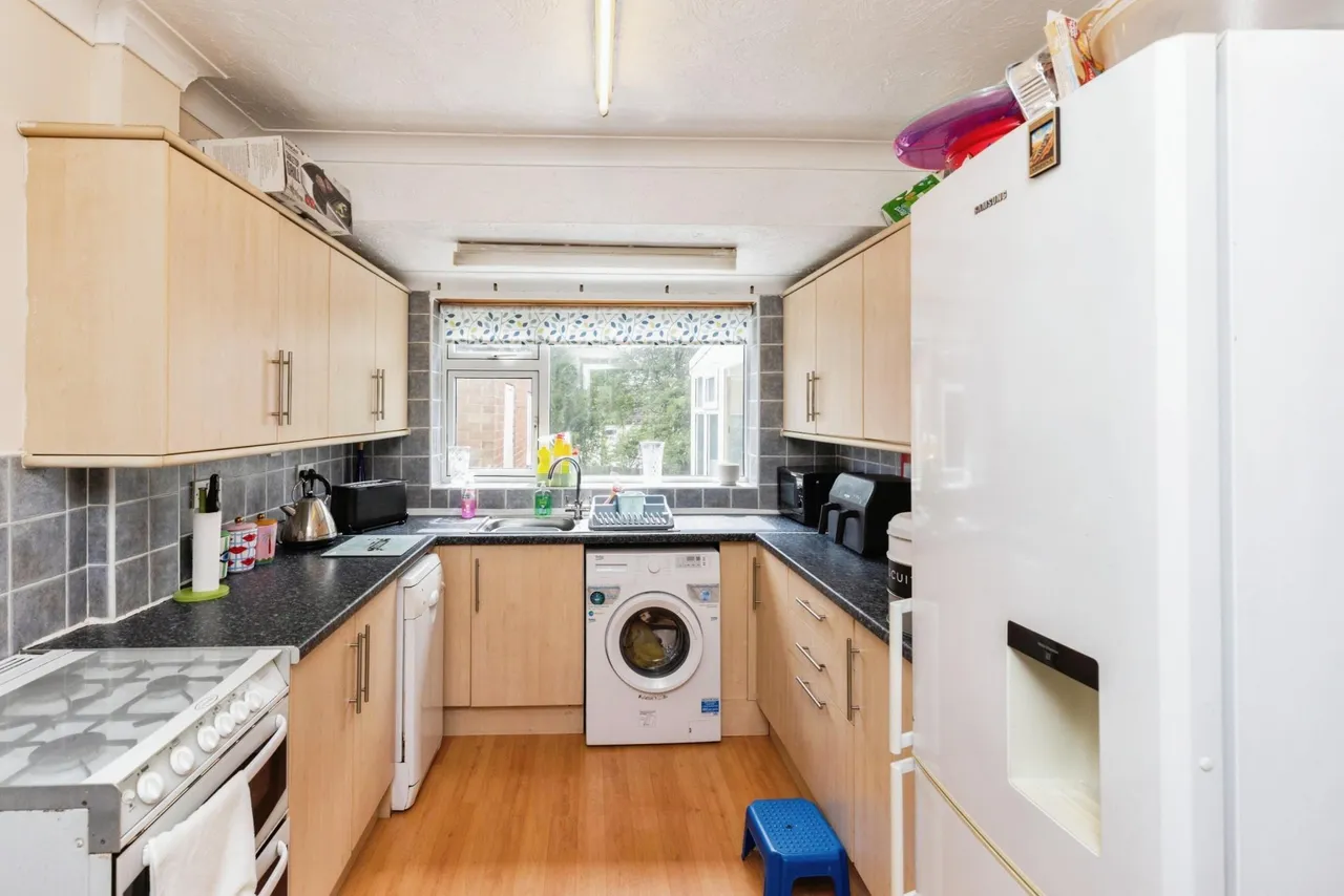 Field End Road, Leeds, LS15, photo 4