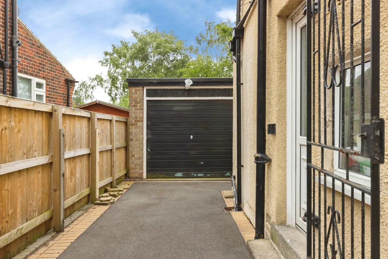 Field End Road, Leeds, LS15, photo 15