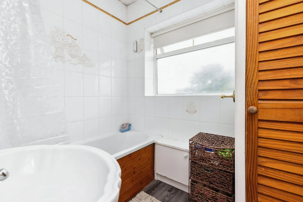 Field End Road, Leeds, LS15, photo 11