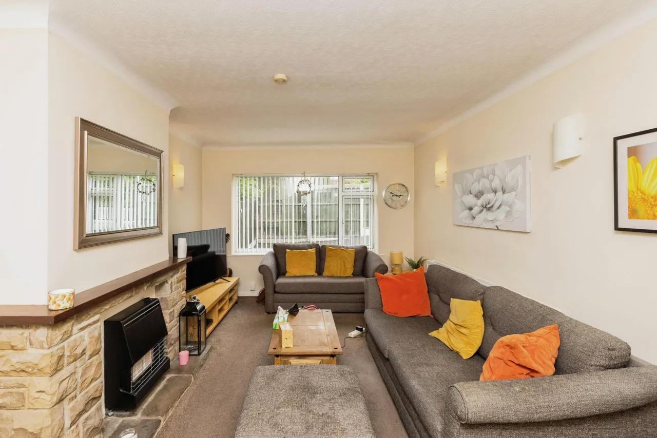 Field End Road, Leeds, LS15, photo 2