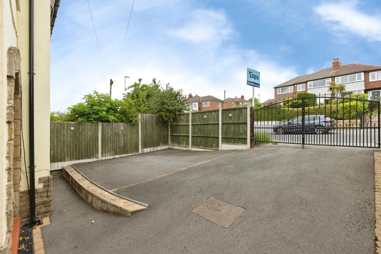 Field End Road, Leeds, LS15, photo 17