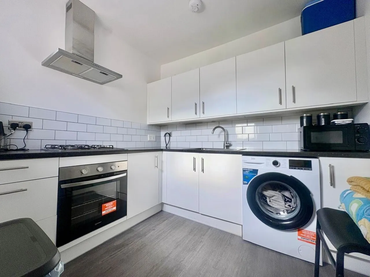 Town Centre, SN1, photo 7