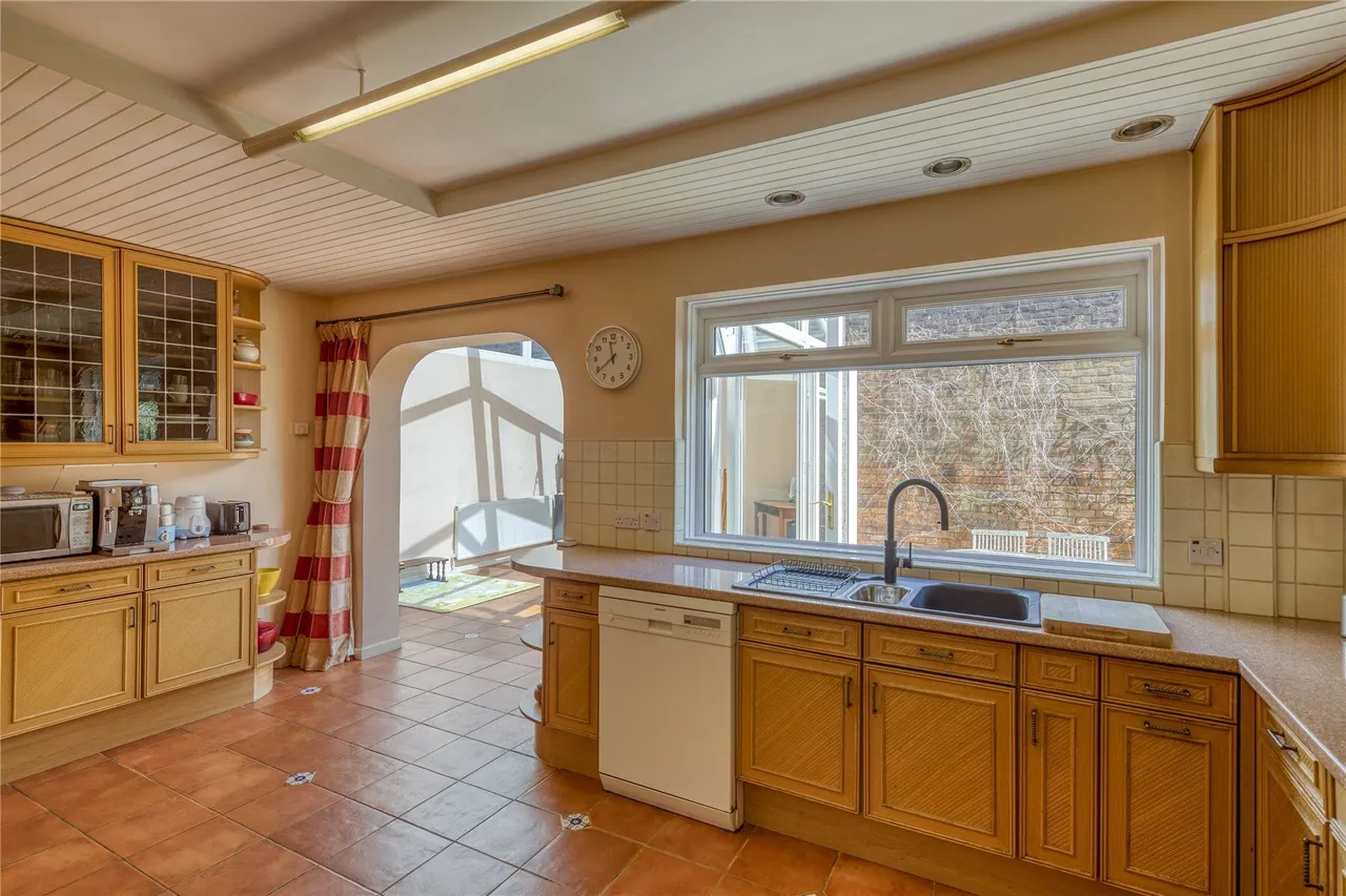 Coombe Hill Road, Kingston upon Thames, KT2, photo 10