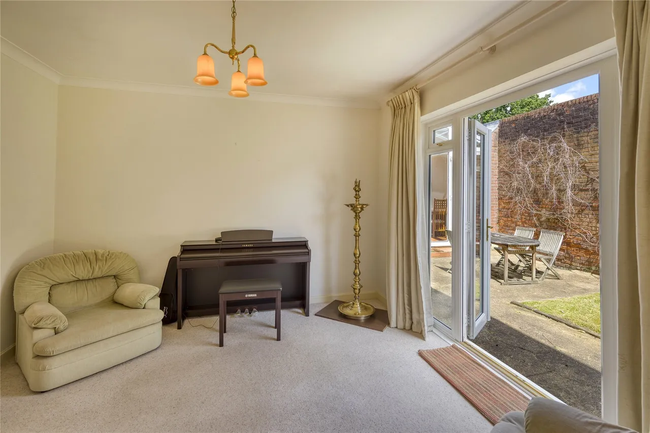 Coombe Hill Road, Kingston upon Thames, KT2, photo 11
