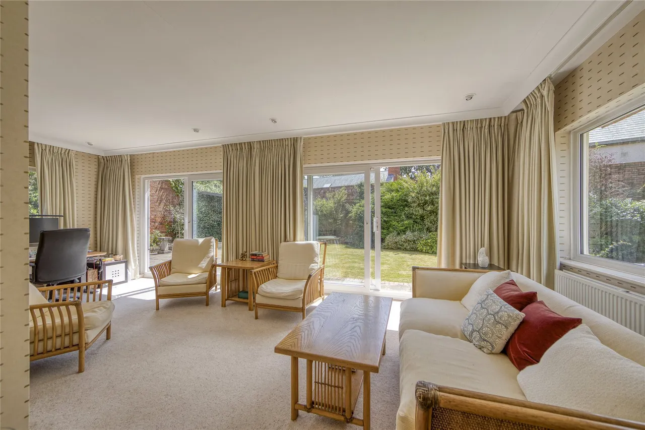 Coombe Hill Road, Kingston upon Thames, KT2, photo 4