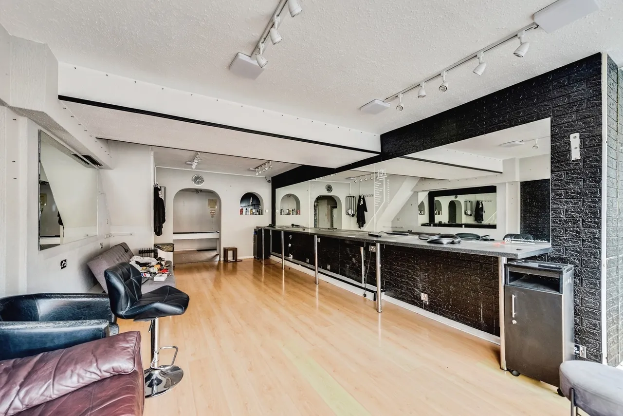 Dowling Street, Swindon, SN1, photo 4