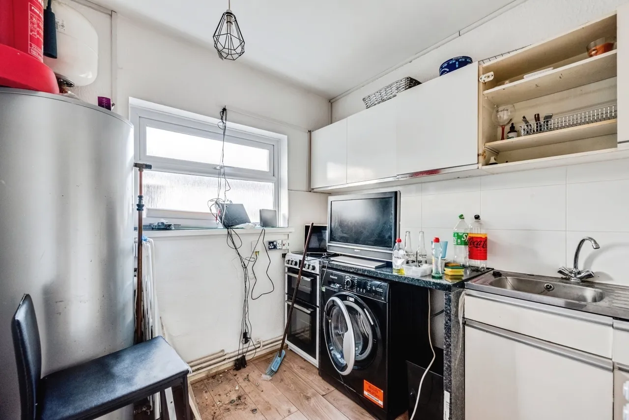 Dowling Street, Swindon, SN1, photo 13