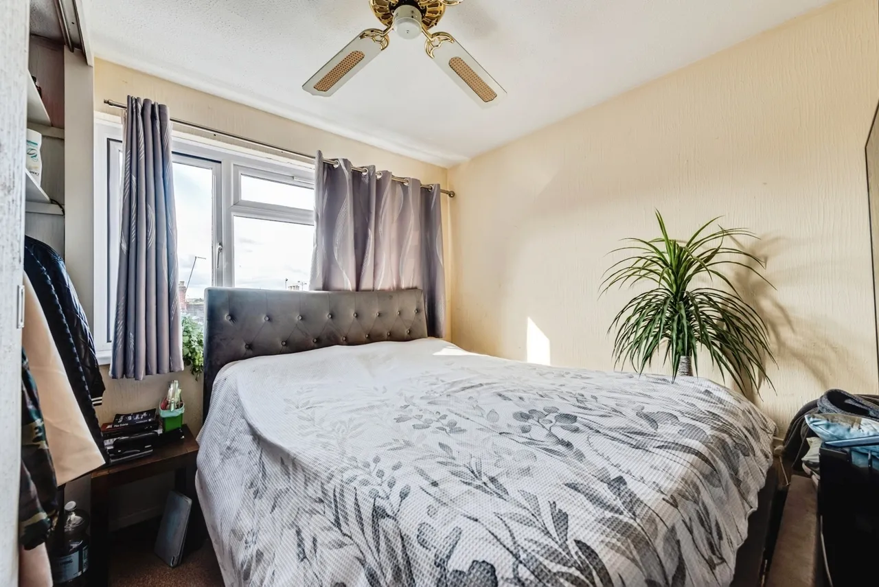Dowling Street, Swindon, SN1, photo 8