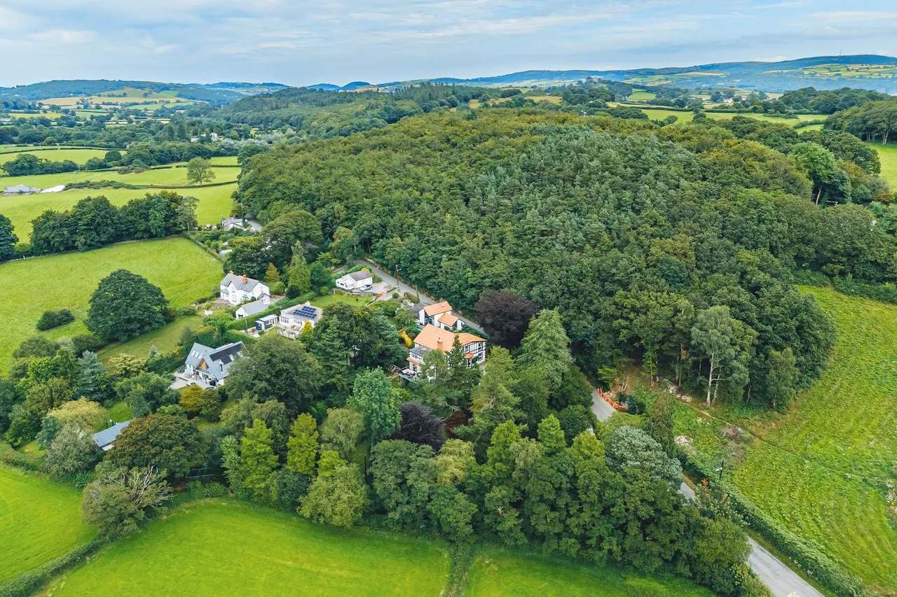 Rowen, Conwy, LL32, photo 31
