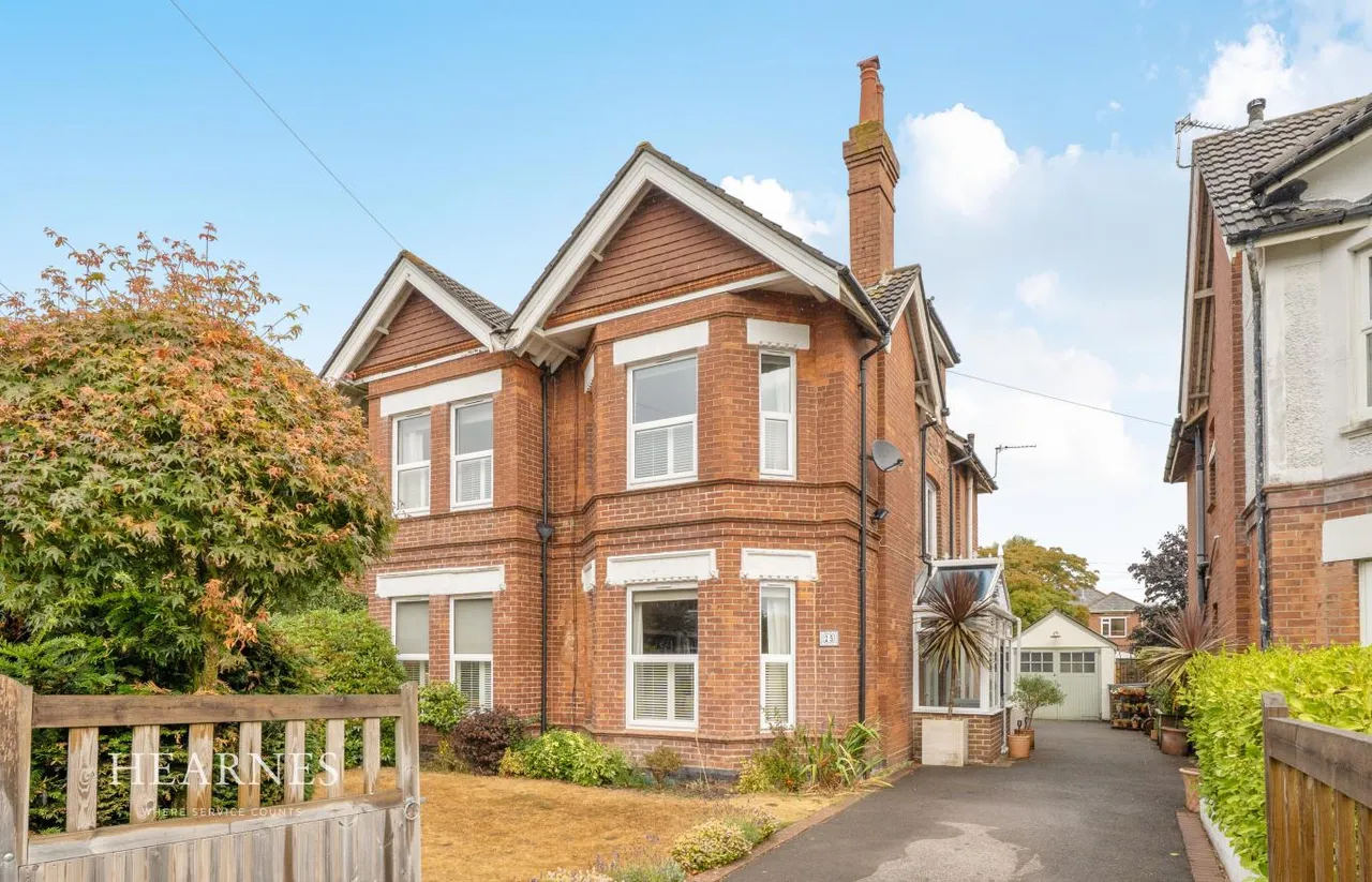 5 bed property for sale, Methuen Road, BH8