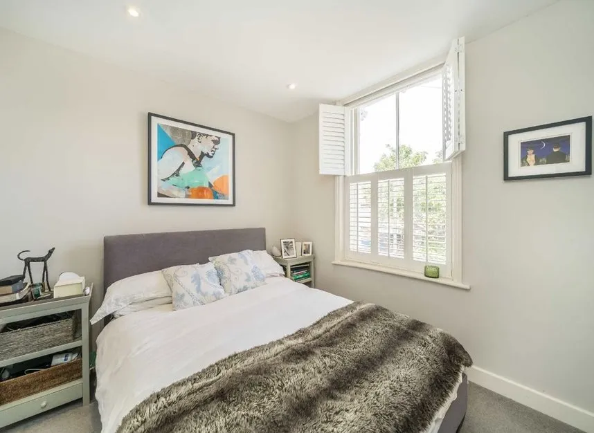 Cairns Road, Between The Commons, SW11, photo 5