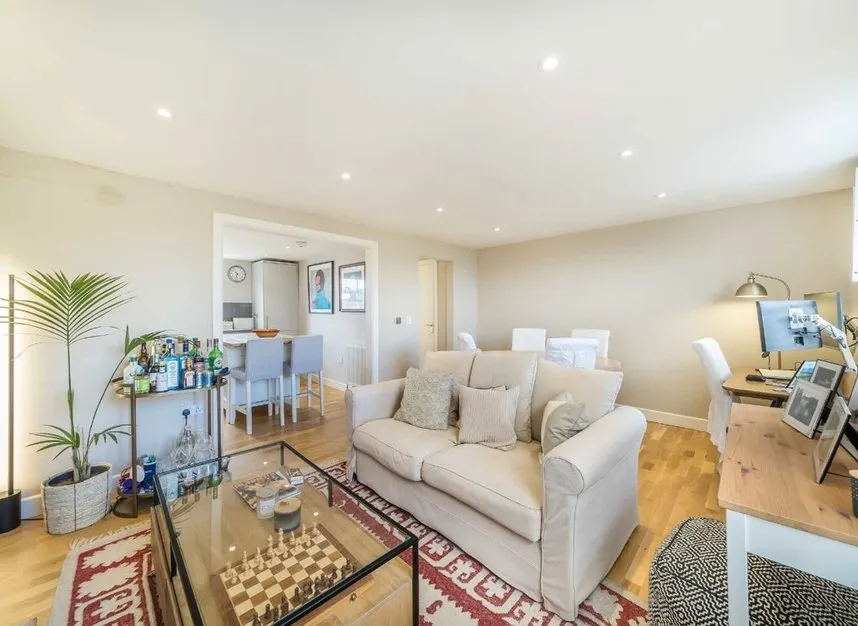 Cairns Road, Between The Commons, SW11, photo 6