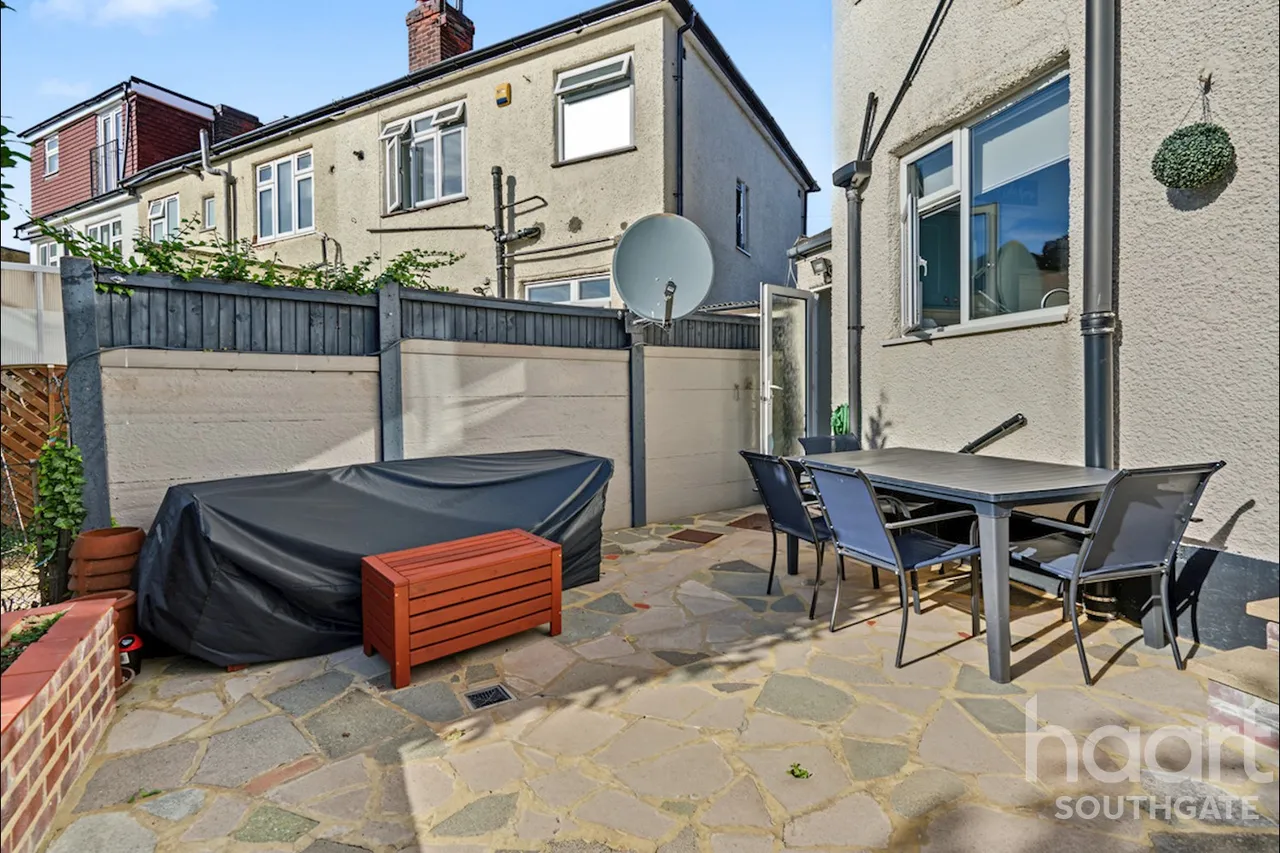 Pevensey Avenue, Enfield, EN1, photo 17