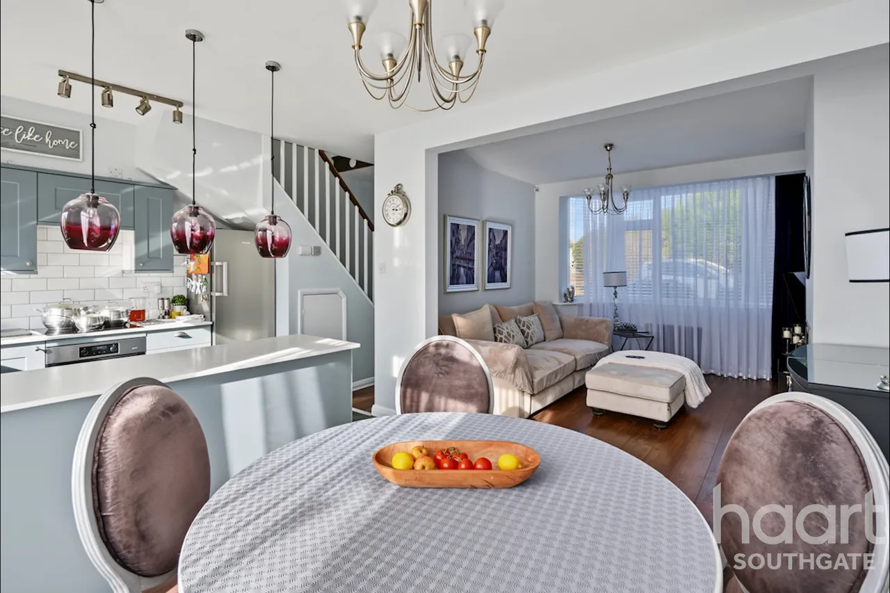 Pevensey Avenue, Enfield, EN1, photo 15