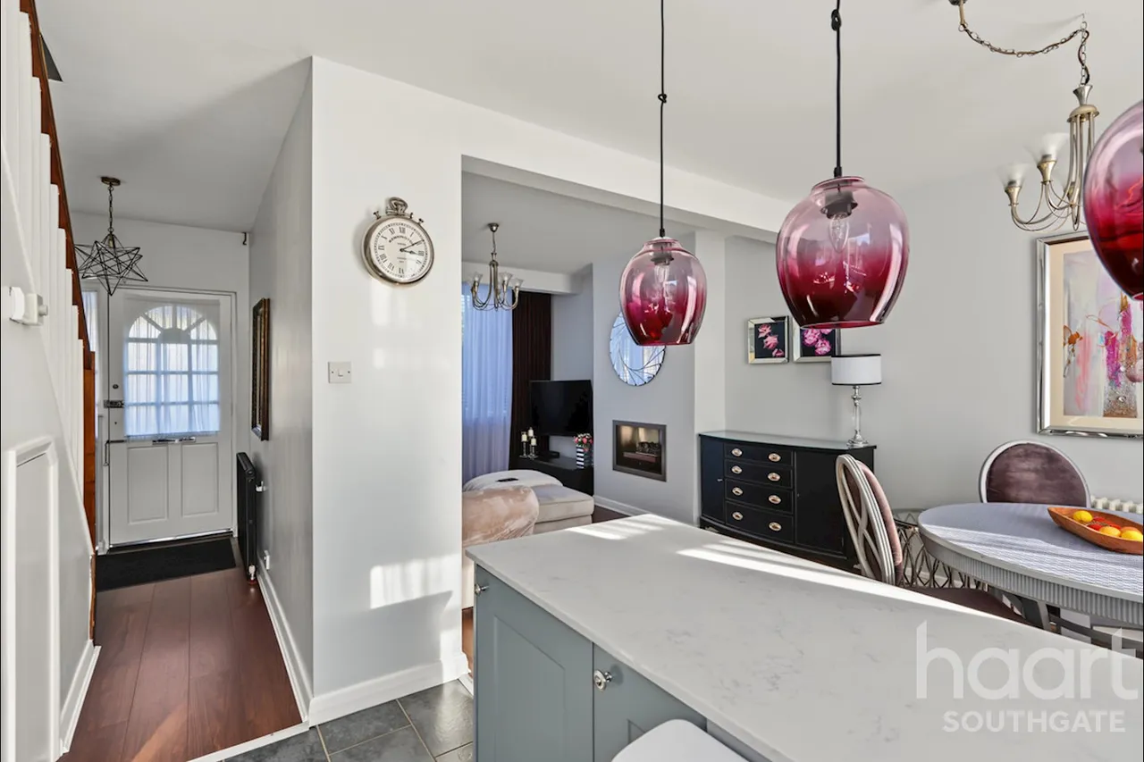Pevensey Avenue, Enfield, EN1, photo 22