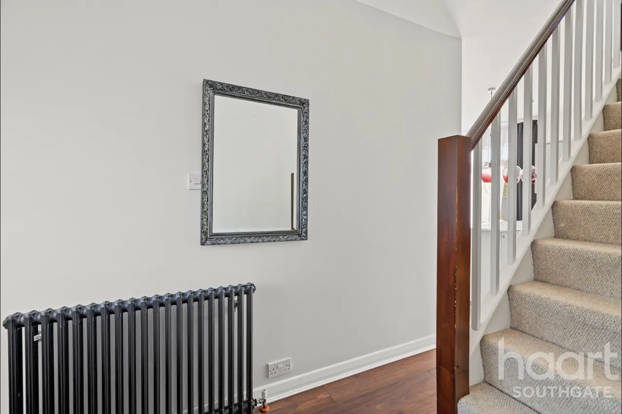 Pevensey Avenue, Enfield, EN1, photo 24