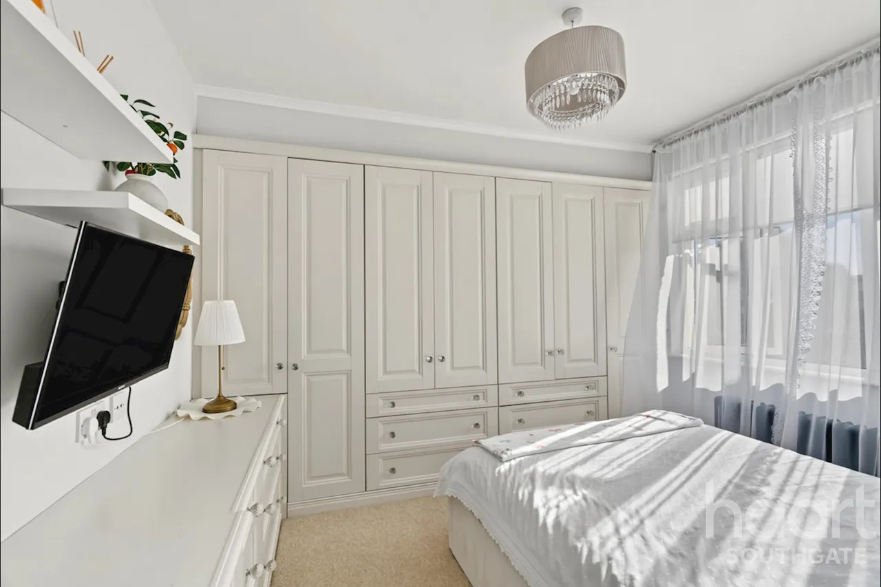 Pevensey Avenue, Enfield, EN1, photo 31