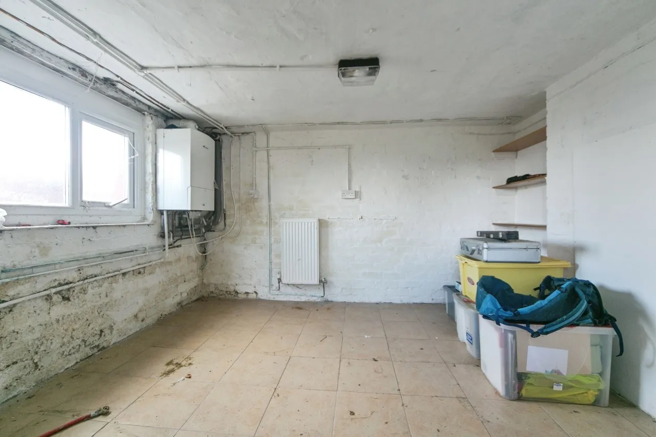 Withington Avenue, Old Colwyn, LL29, photo 18