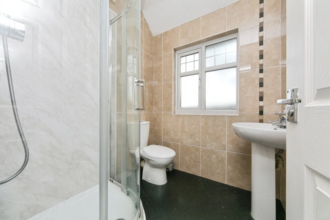 Withington Avenue, Old Colwyn, LL29, photo 14