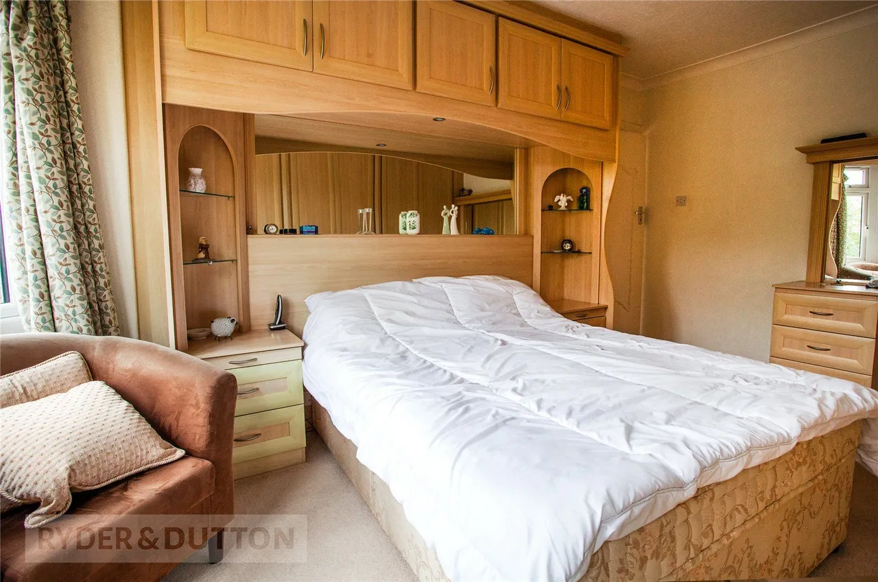 Broadway, Royton, OL2, photo 14