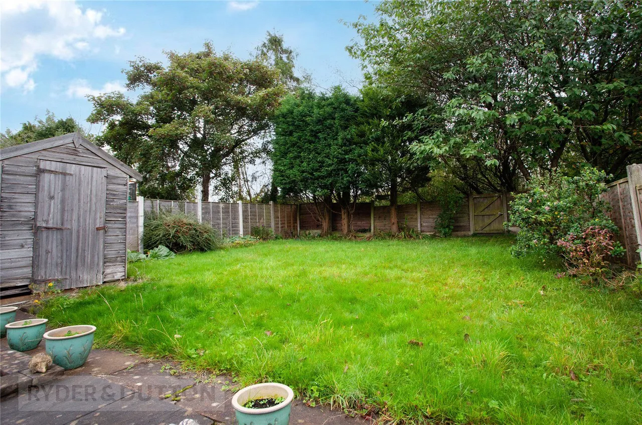 Broadway, Royton, OL2, photo 18