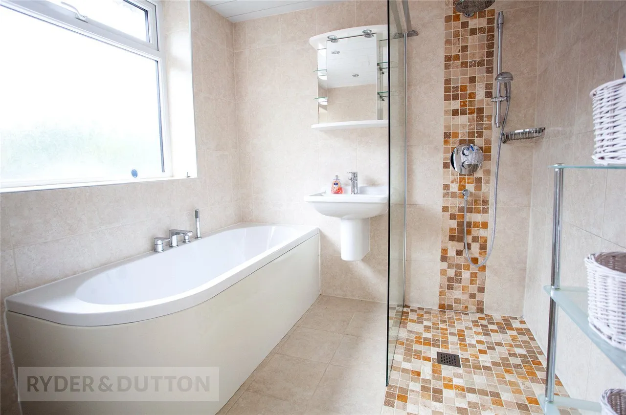 Broadway, Royton, OL2, photo 12