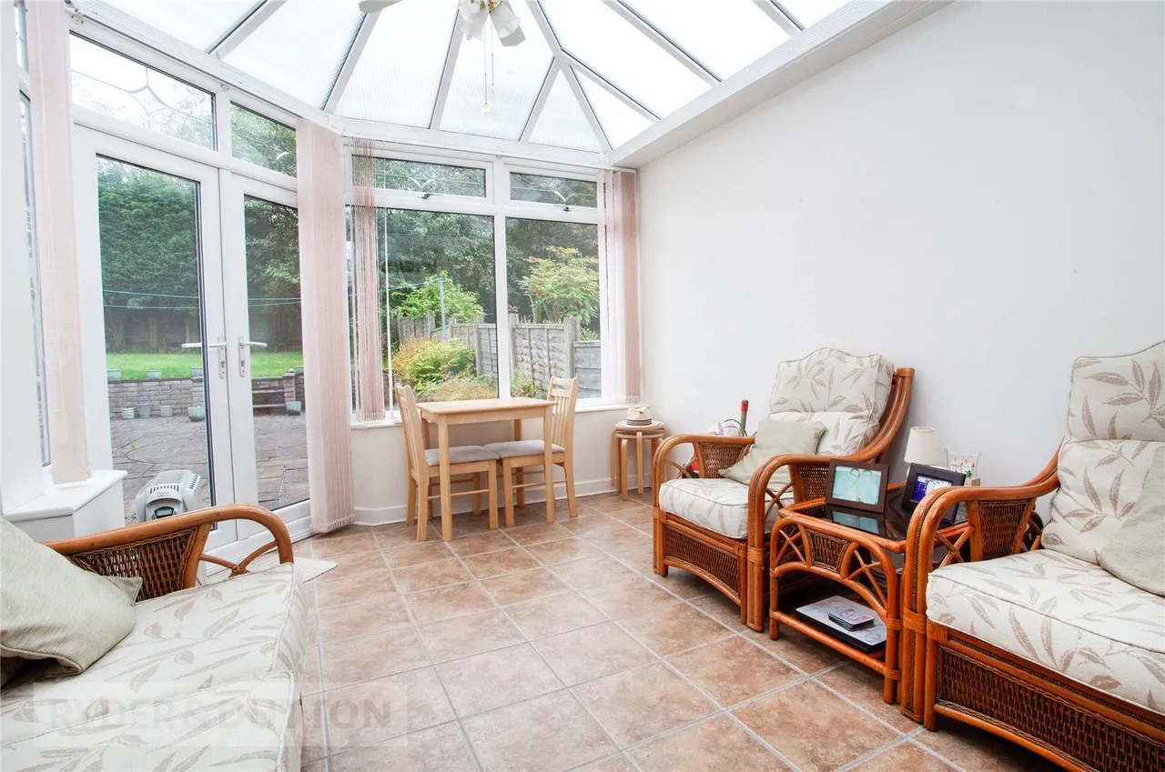 Broadway, Royton, OL2, photo 10