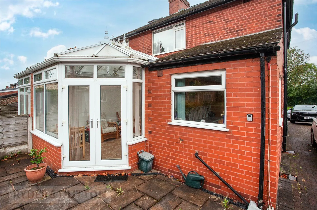 Broadway, Royton, OL2, photo 19