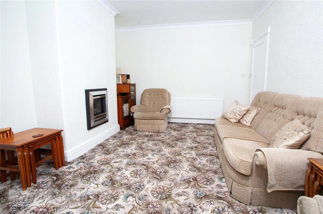 Broadway, Royton, OL2, photo 5