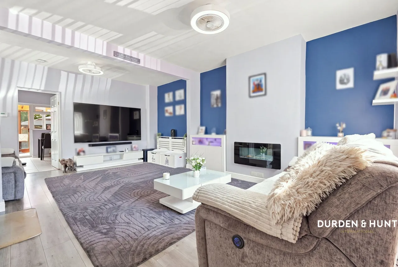 3 bed house for sale, Victoria Road, Rayleigh, SS6