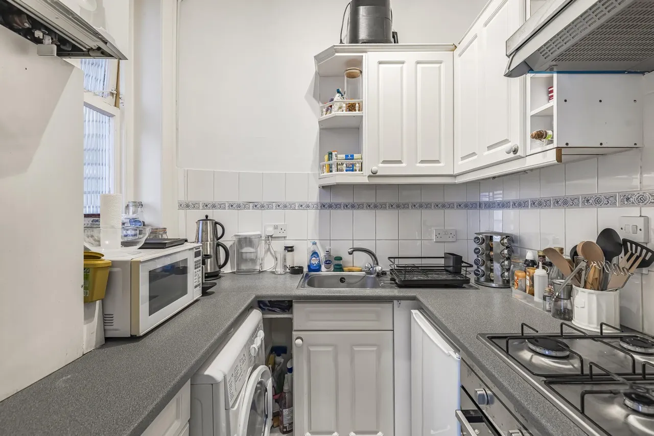 Prince Of Wales Drive, London SW11 4BP, photo 5