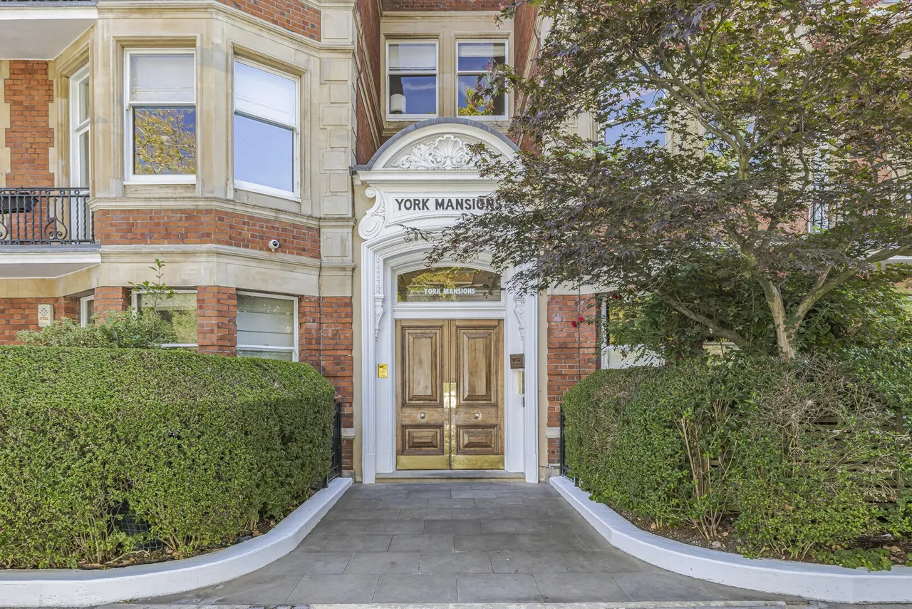 1 bed flat for sale — Prince Of Wales Drive, London SW11 4BP