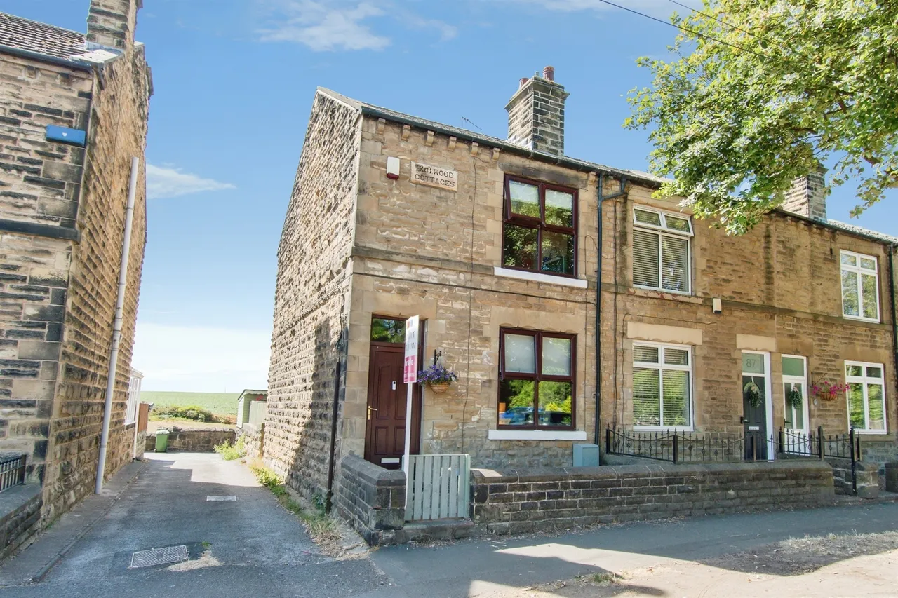 2 bed house for sale — Wakefield Road, Ackworth, Pontefract