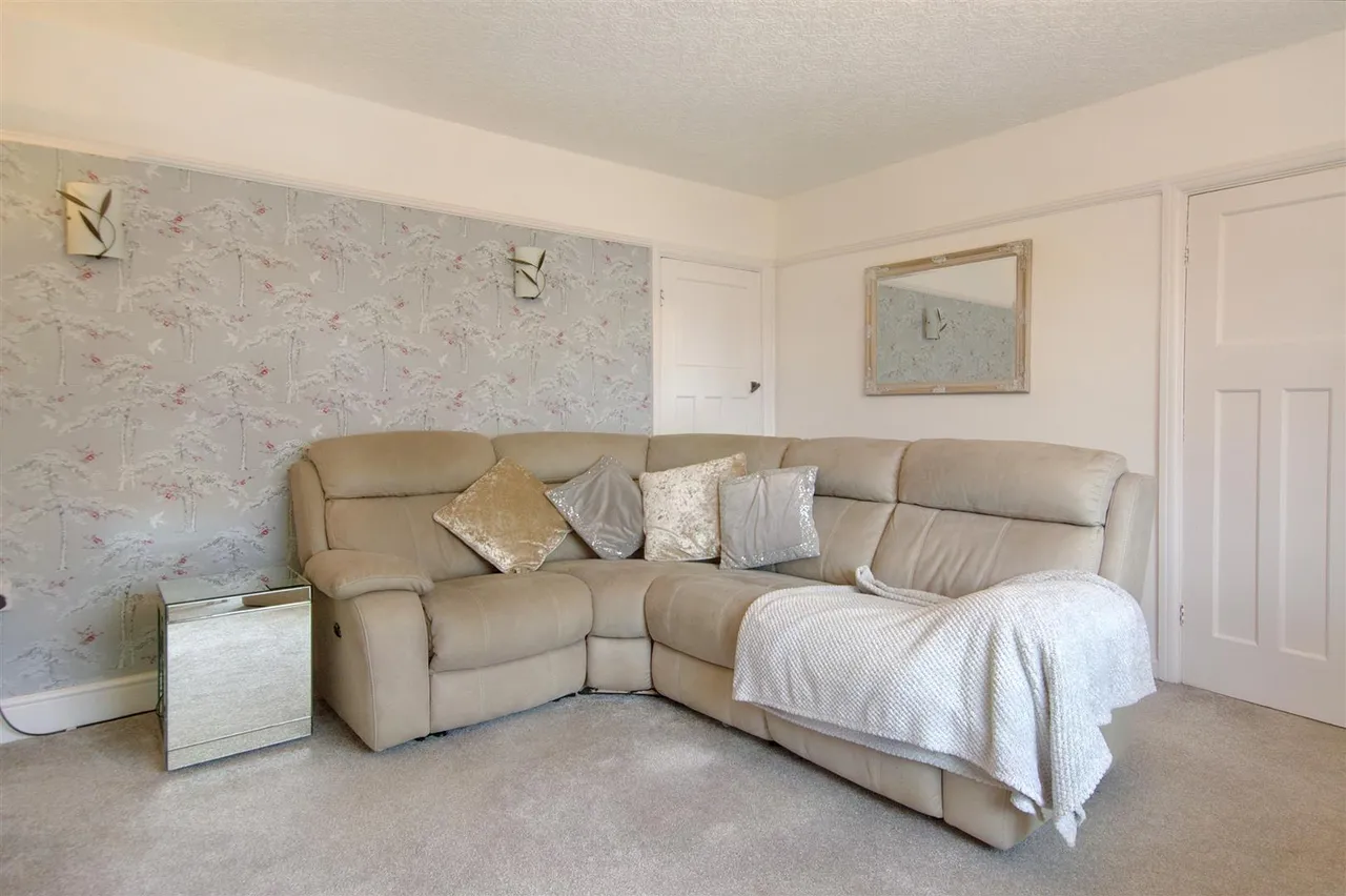 Ravensdale Avenue, Long Eaton, NG10, photo 6