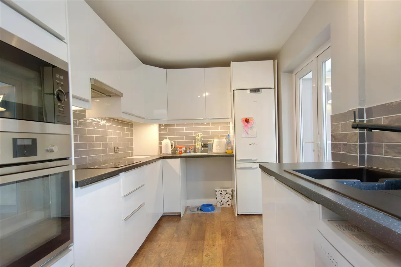 Ravensdale Avenue, Long Eaton, NG10, photo 3