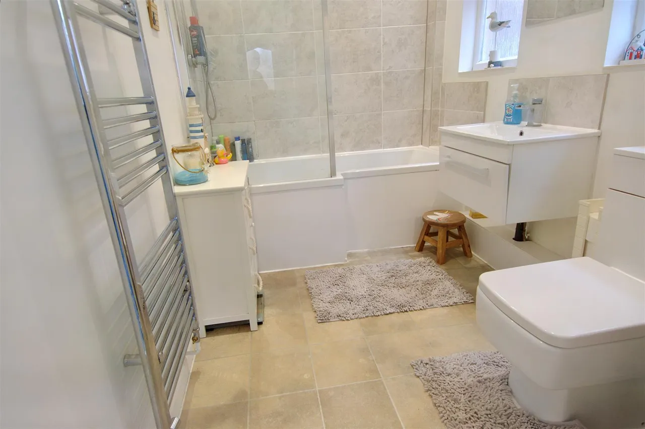 Ravensdale Avenue, Long Eaton, NG10, photo 10