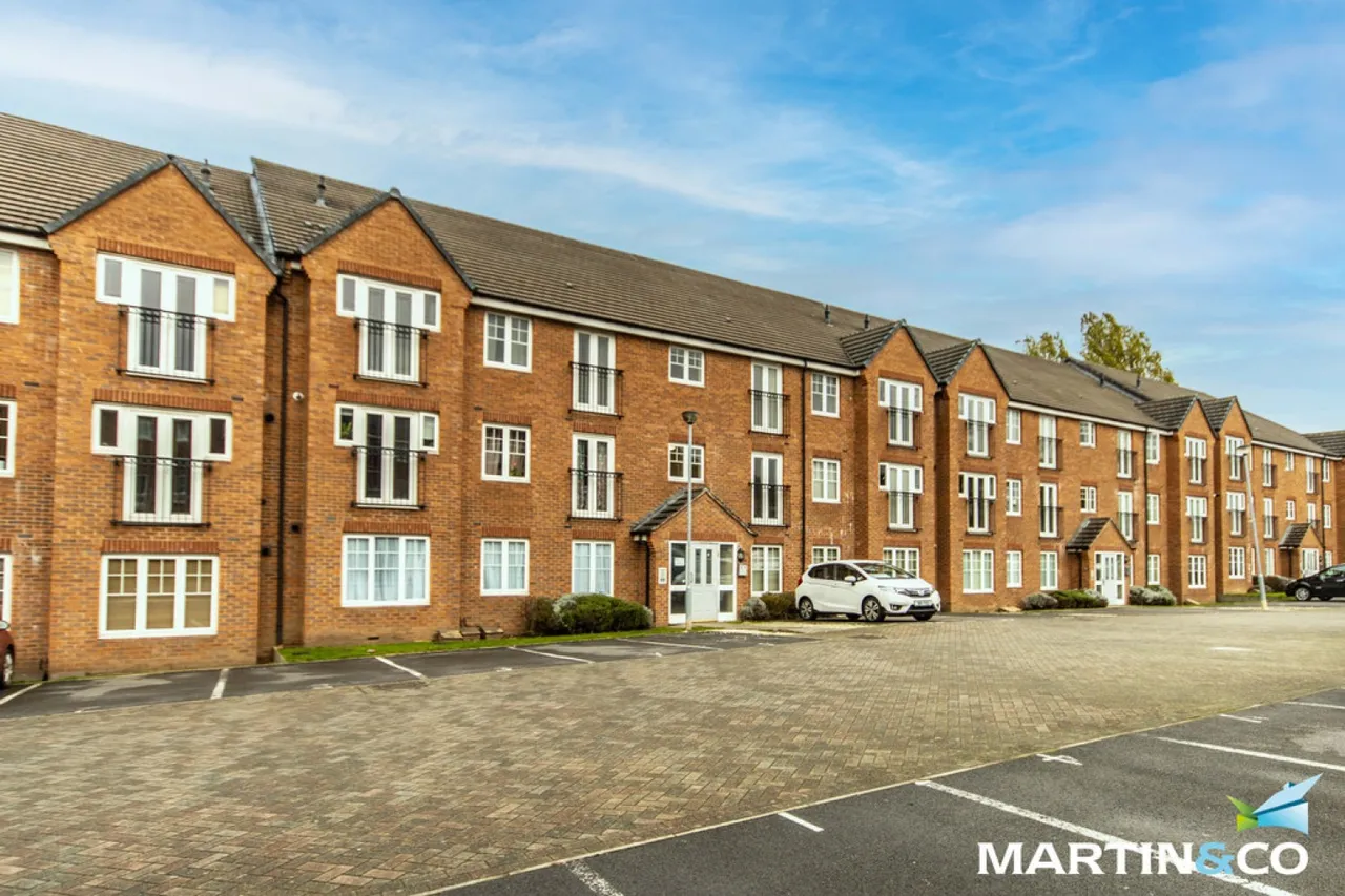 2 bed flat for sale — Westley Court, West Bromwich, B71