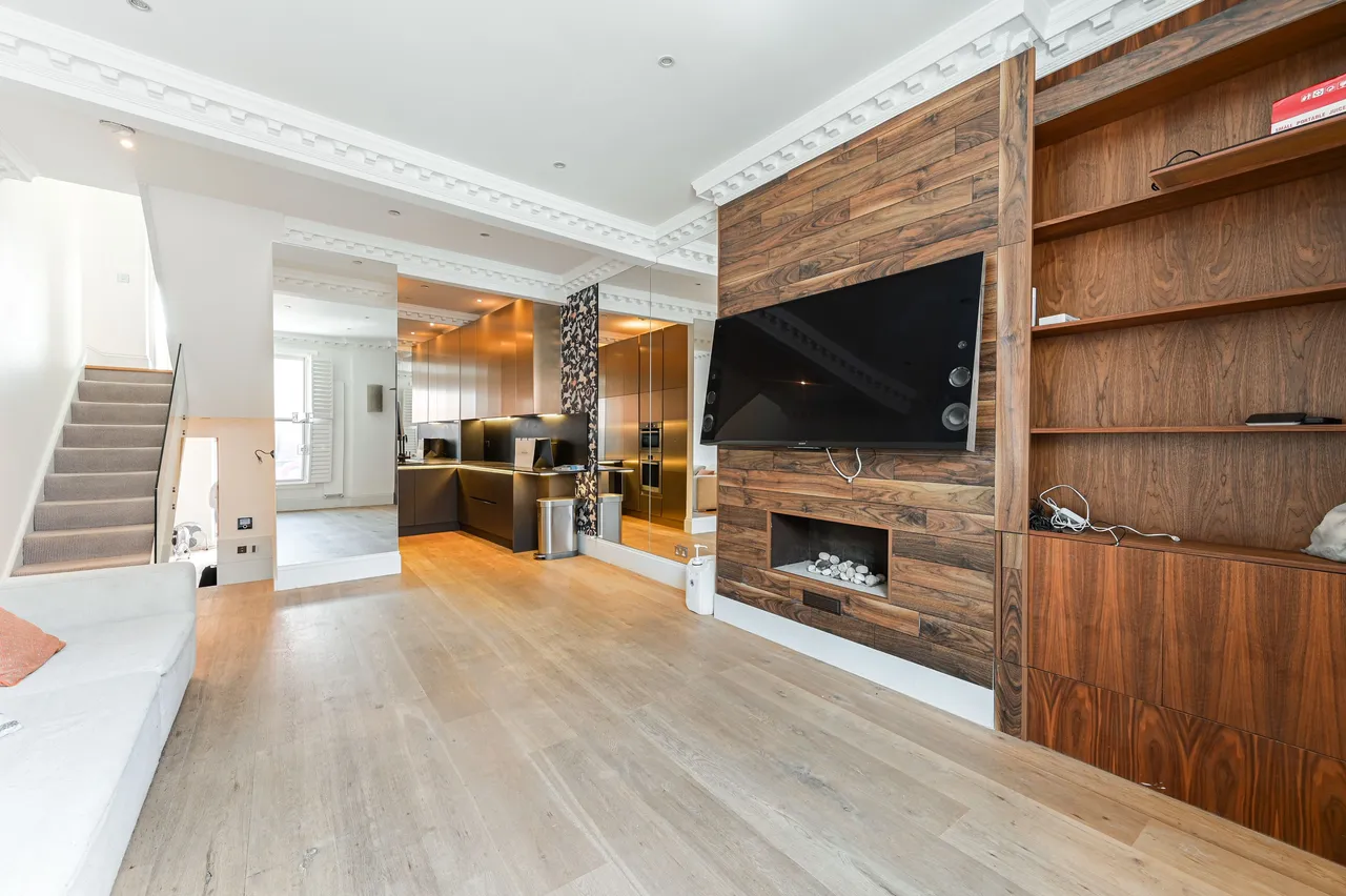 3 bed flat for sale — 281a Kings Road, London