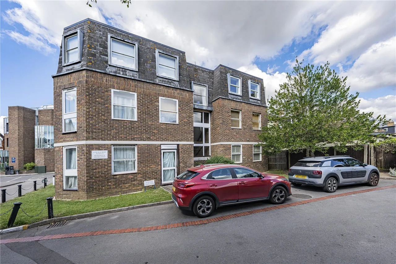 2 bed flat for sale, Church Road, Teddington, TW11