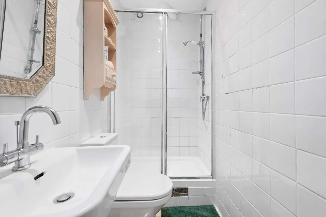 Ravenslea Road, London, SW12, photo 13