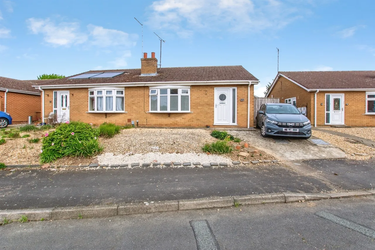 2 bed house for sale — Falklands Drive, Wisbech