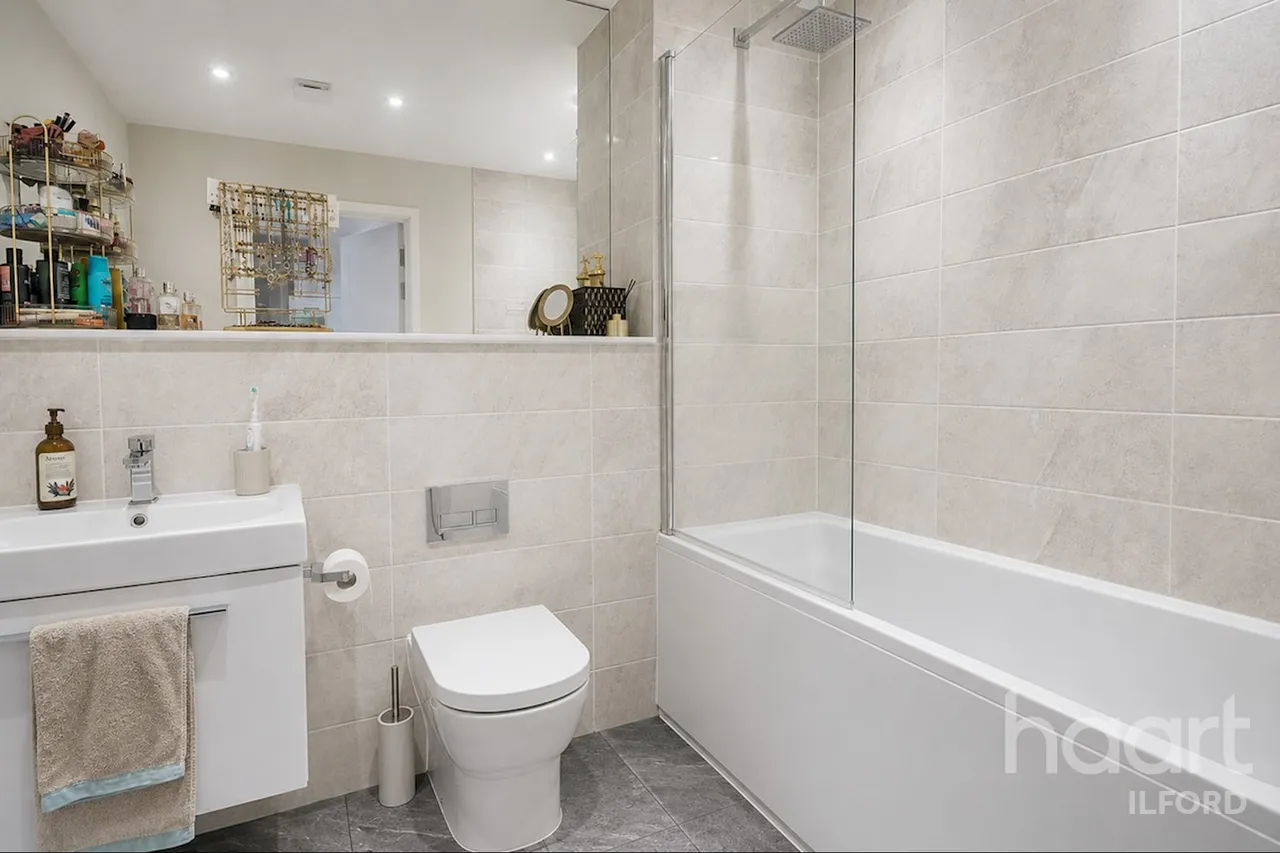 Perth Road, London, IG2, photo 6