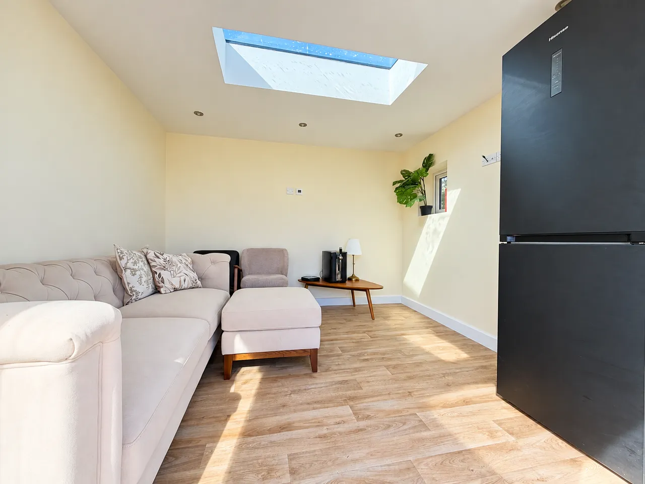 Stunning Three Bedroom Semi Detached With No Onward Chain Close, To The Train Station, photo 11