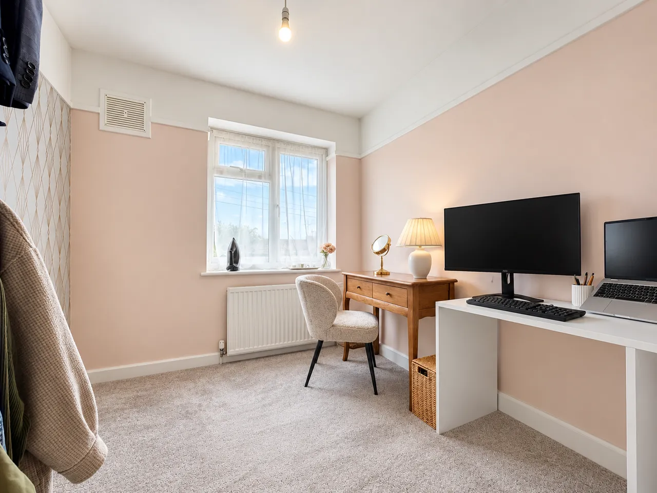 Stunning Three Bedroom Semi Detached With No Onward Chain Close, To The Train Station, photo 14