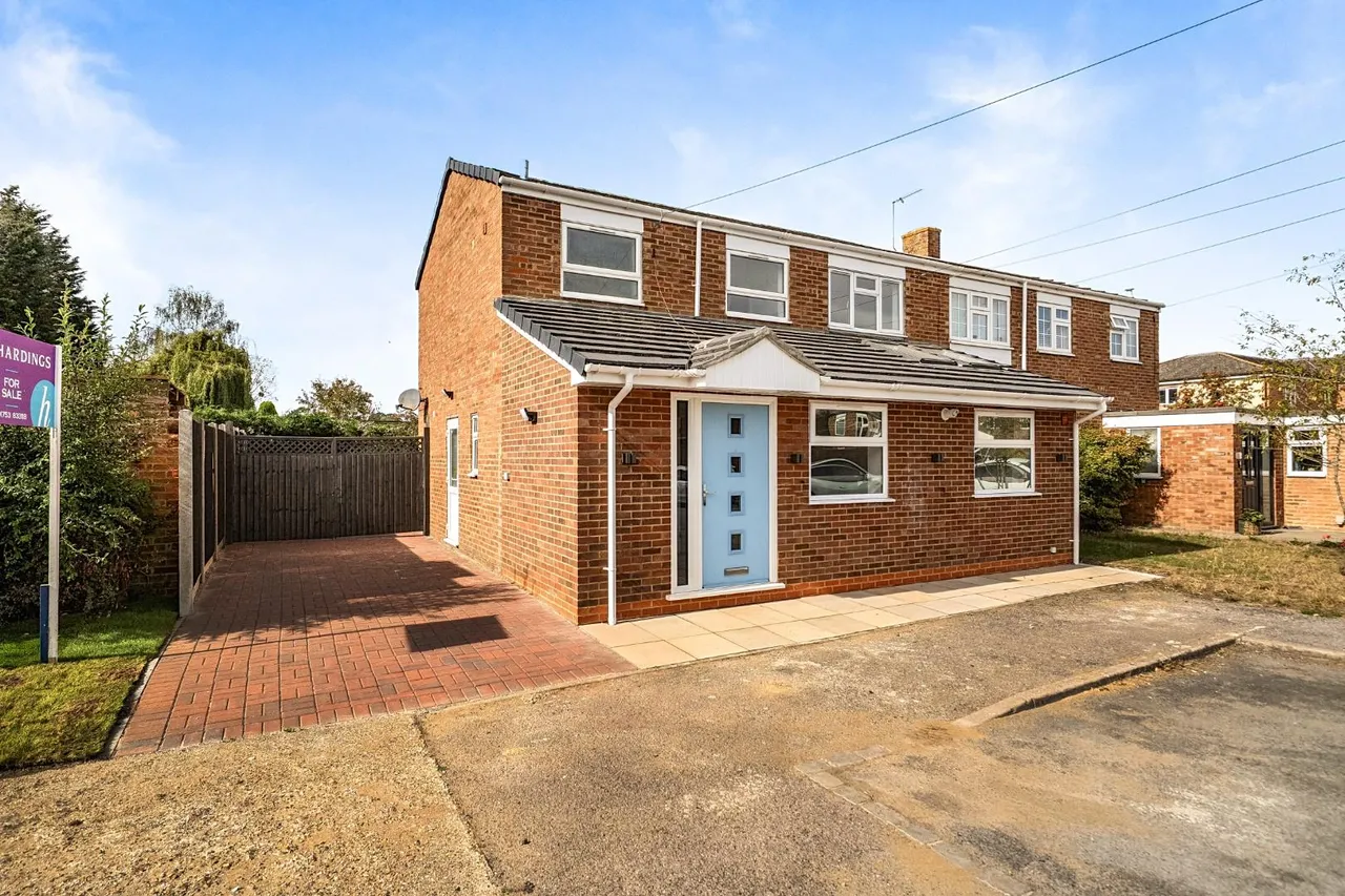 3 bed house for sale, William Ellis Close, Old Windsor